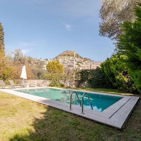 Luxury 4br Yalikavak With Private Pool Garden ボドルム