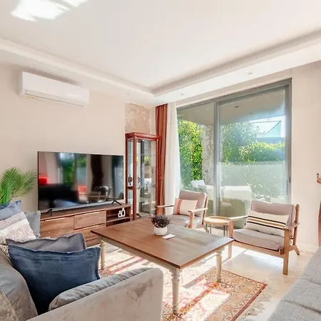 Luxury 4br Yalikavak With Private Pool Garden ボドルム